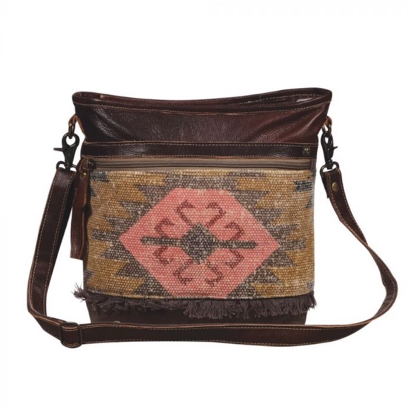 Last 1 New Boho Leather Shoulder Bag wFringe - Picture 5 of 9